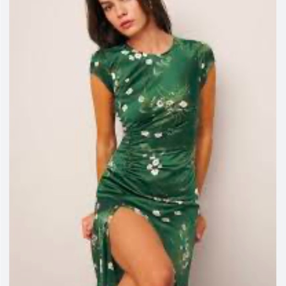 Elegant Asymmetrical Green Floral Dress - Picture 3 of 6